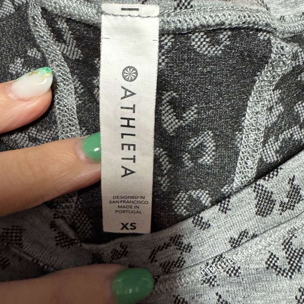 Athleta Gray Patterned Top - image 3
